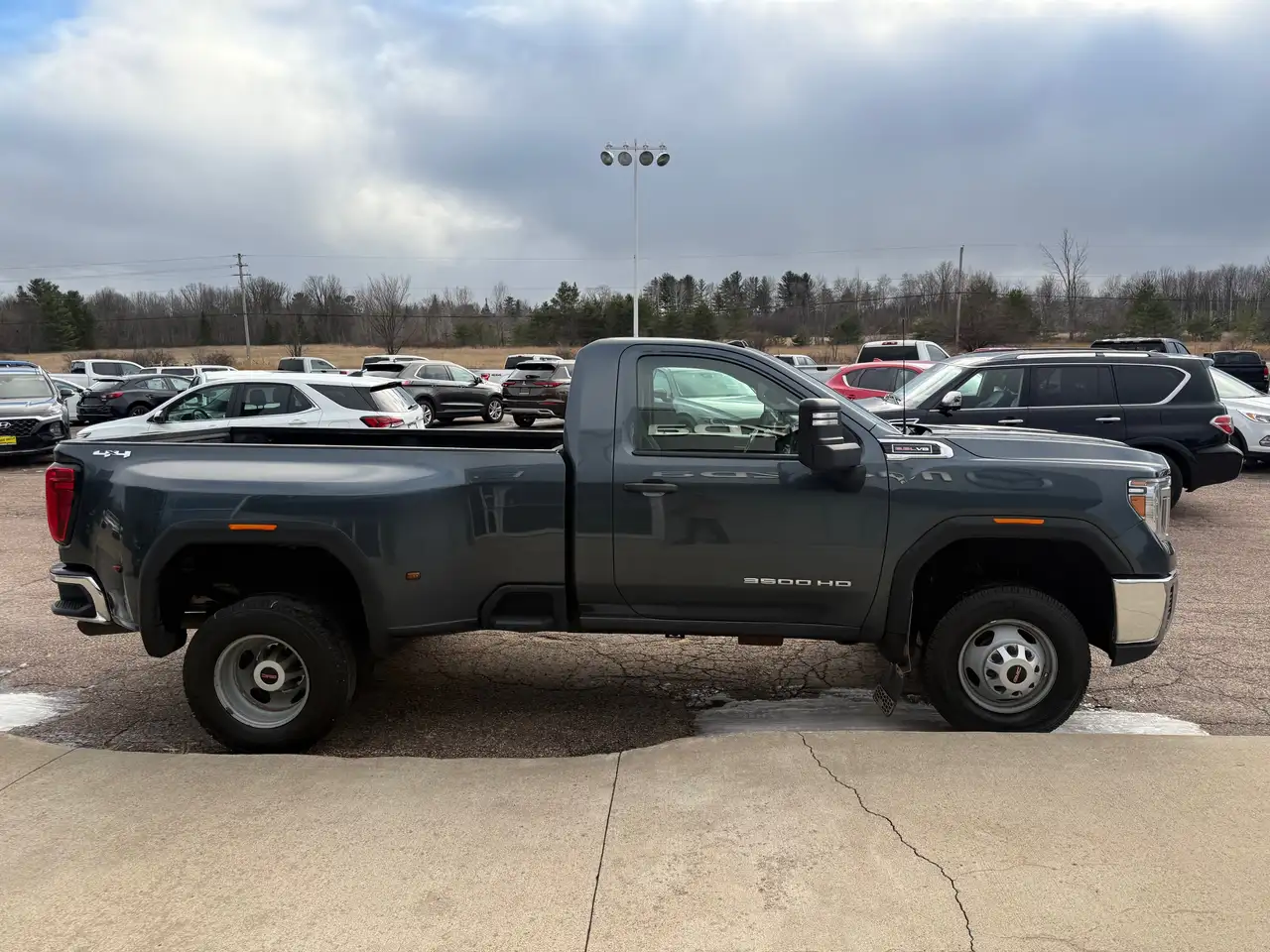 GMC Sierra 3500HD снимка GMC Sierra 3500HD