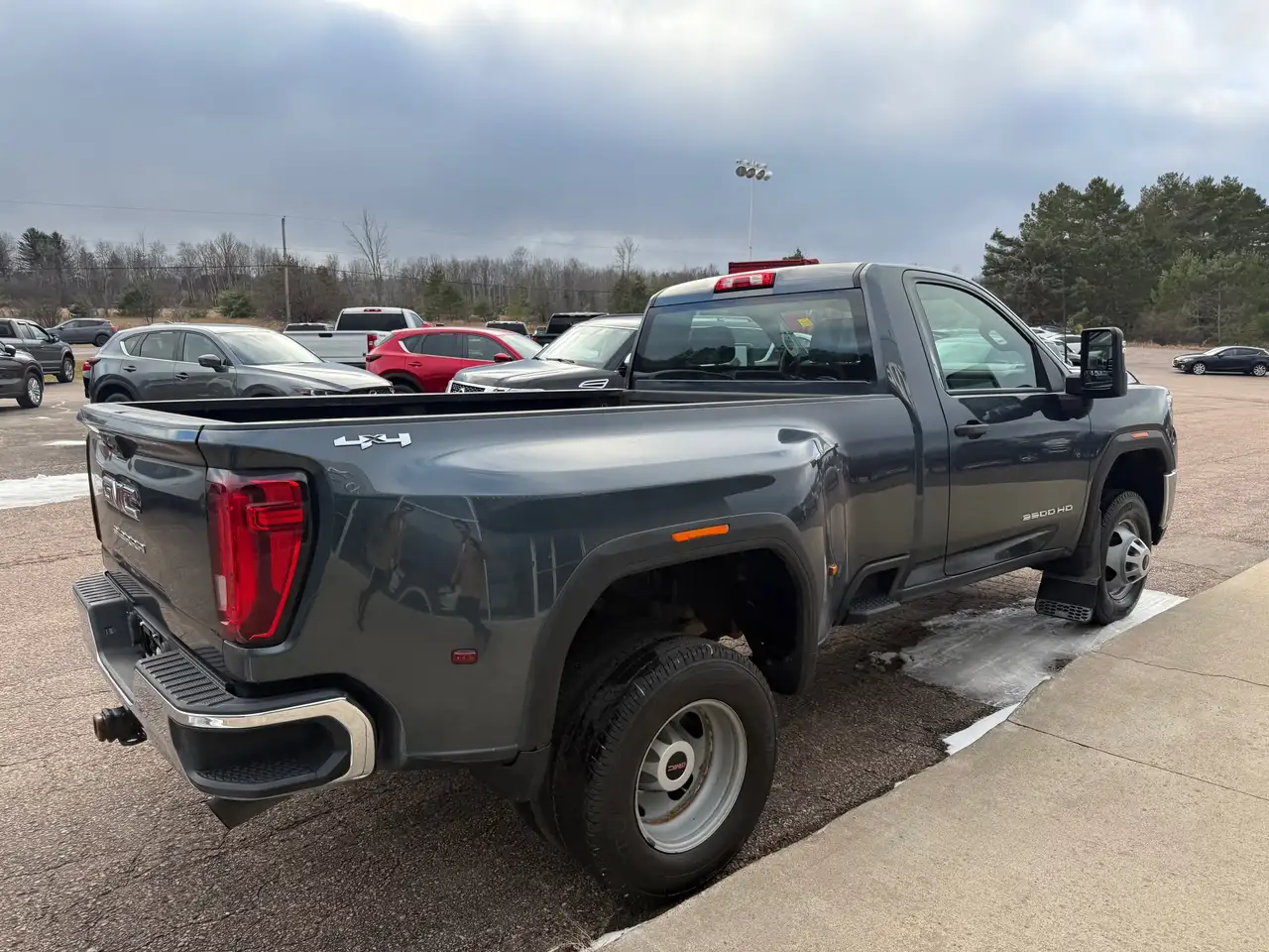 GMC Sierra 3500HD снимка GMC Sierra 3500HD