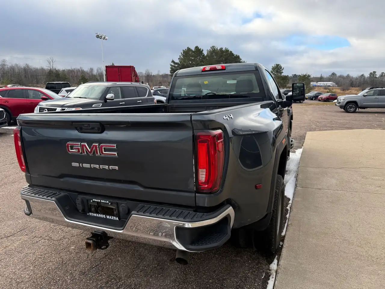 GMC Sierra 3500HD снимка GMC Sierra 3500HD