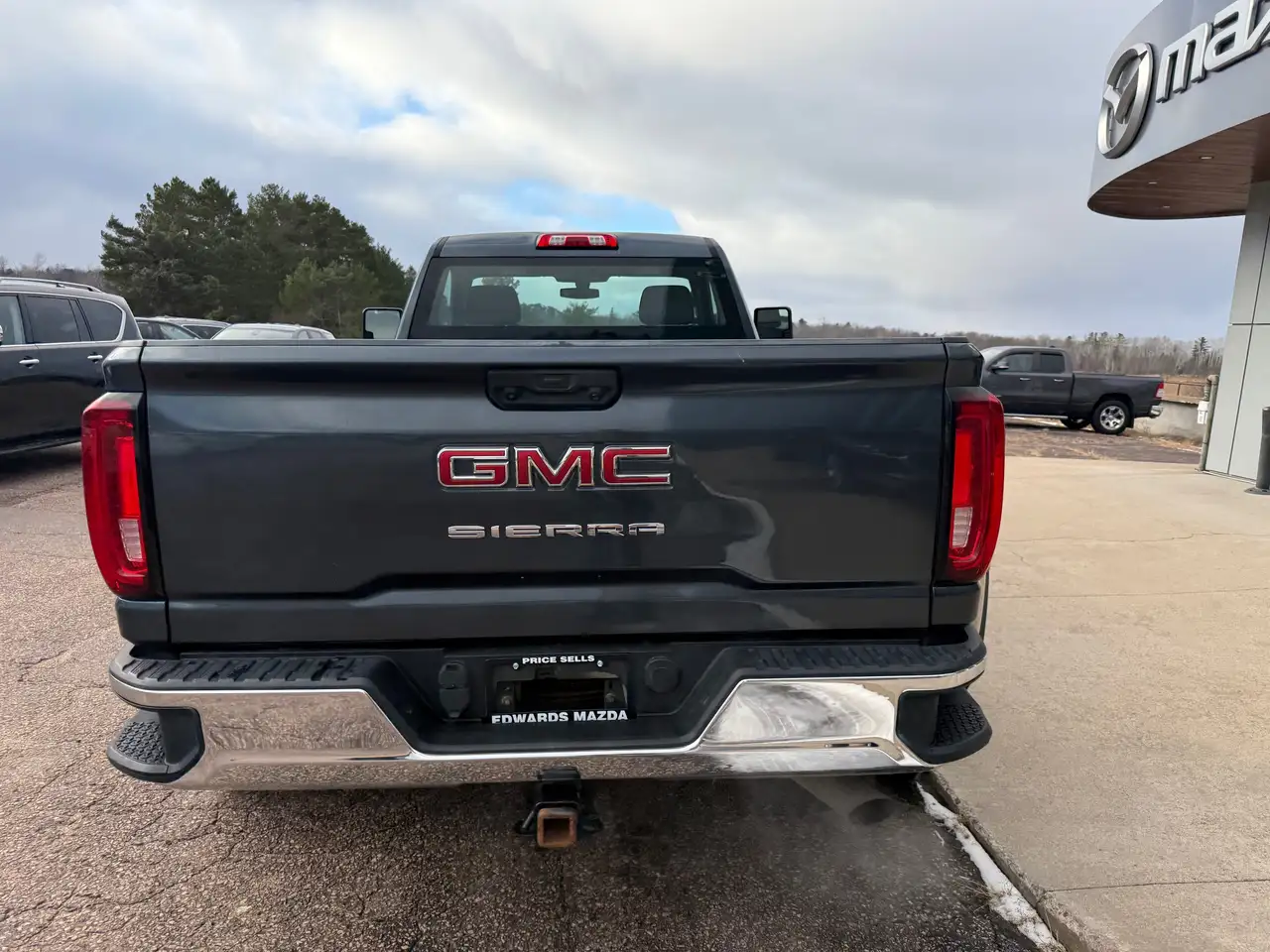 GMC Sierra 3500HD снимка GMC Sierra 3500HD