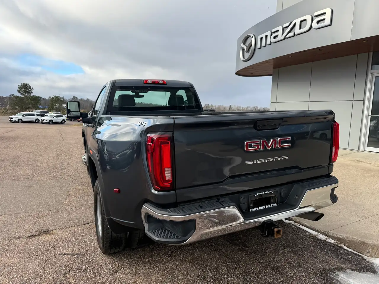 GMC Sierra 3500HD снимка GMC Sierra 3500HD