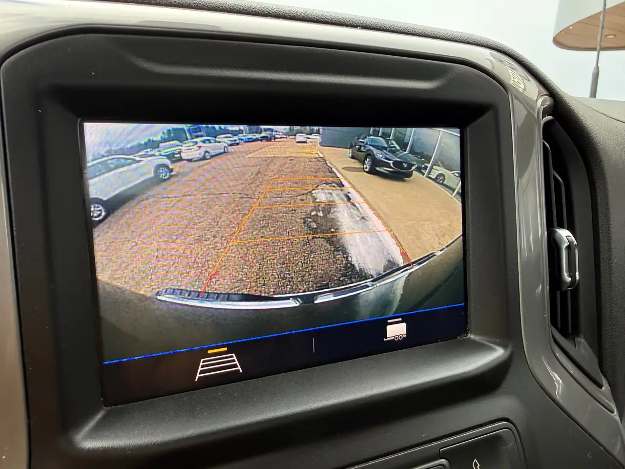 GMC Sierra 3500HD снимка GMC Sierra 3500HD
