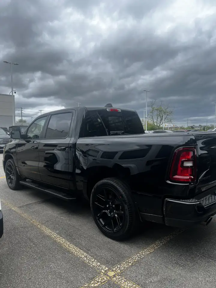 RAM 1500 снимка RAM 1500