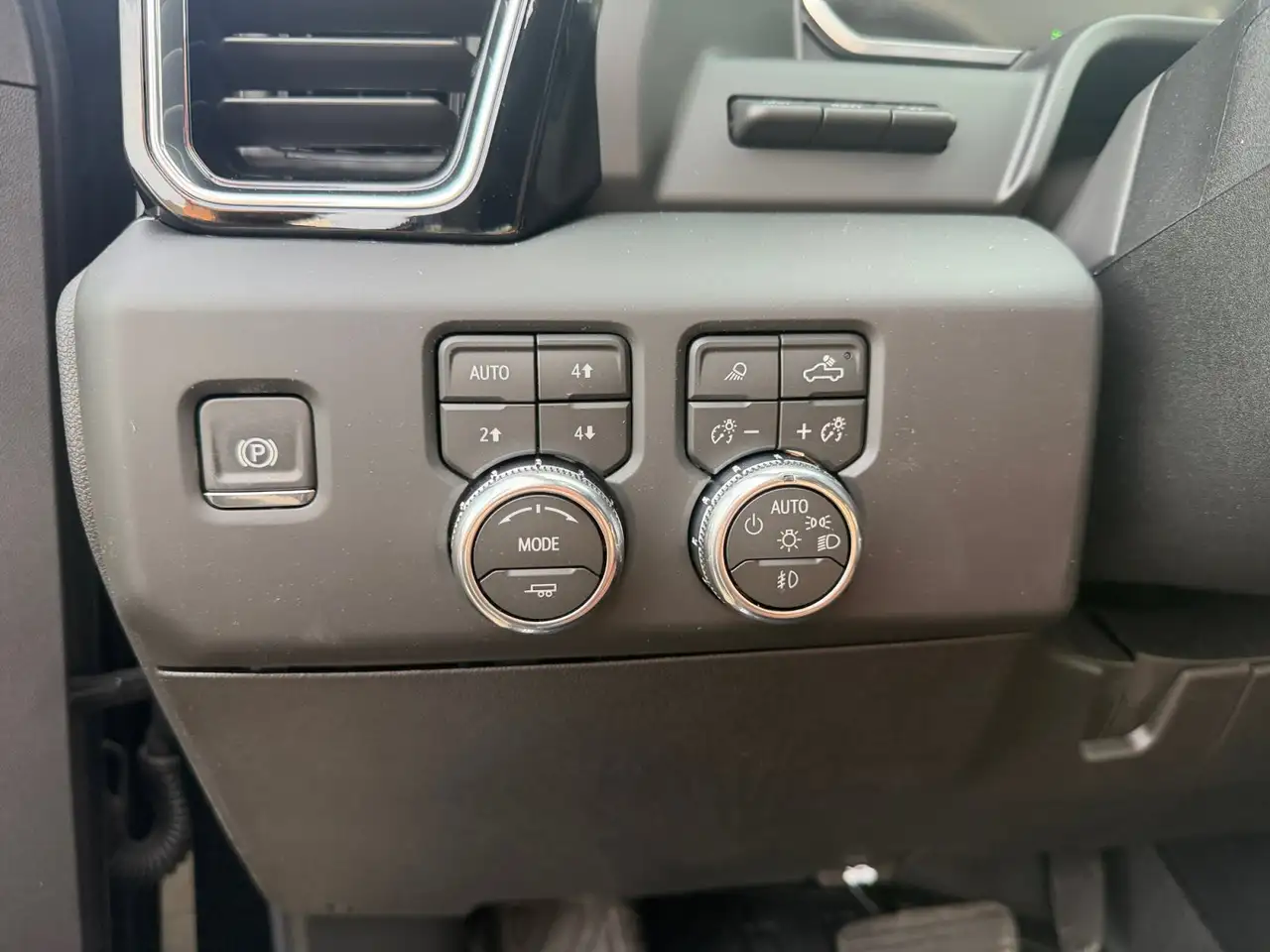 GMC Sierra 3500HD photo GMC Sierra 3500HD
