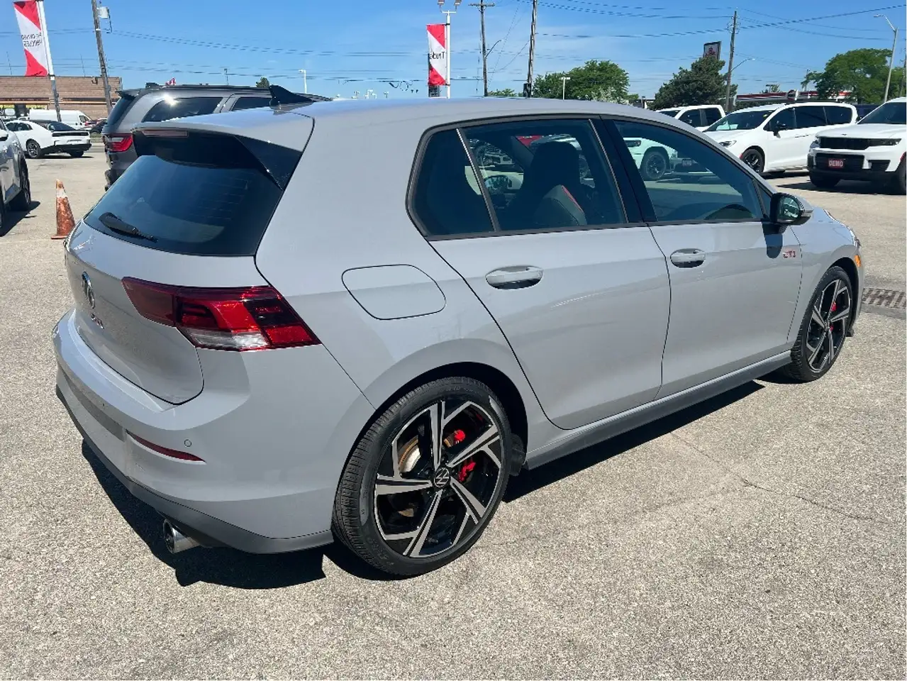 Volkswagen Golf GTI photo Volkswagen Golf GTI