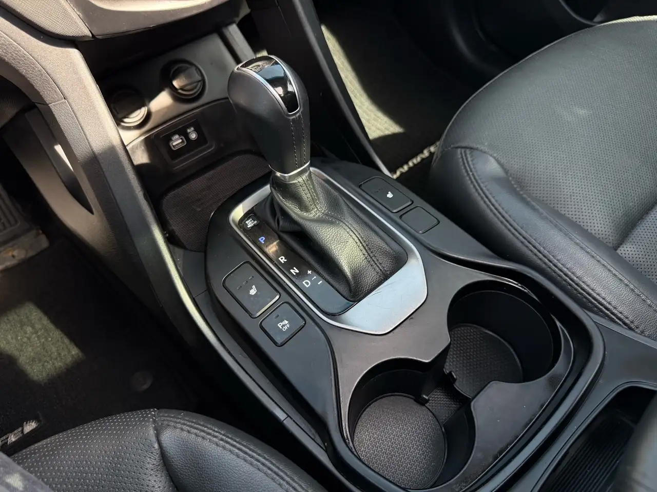 Hyundai SANTA FE снимка Hyundai SANTA FE