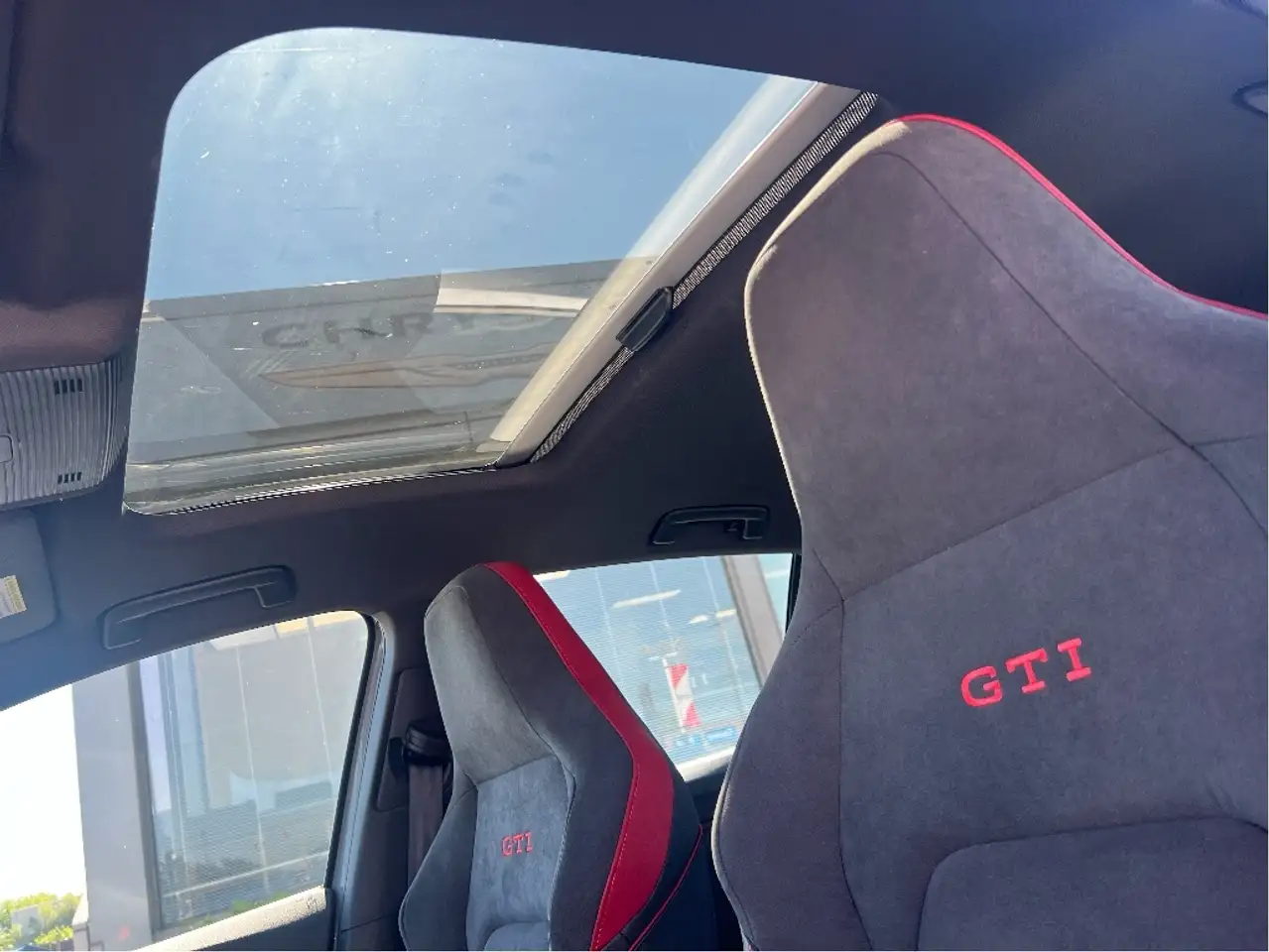 Volkswagen Golf GTI photo Volkswagen Golf GTI