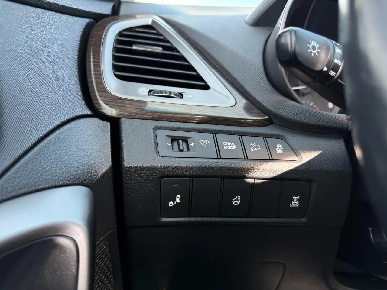 Hyundai SANTA FE снимка Hyundai SANTA FE