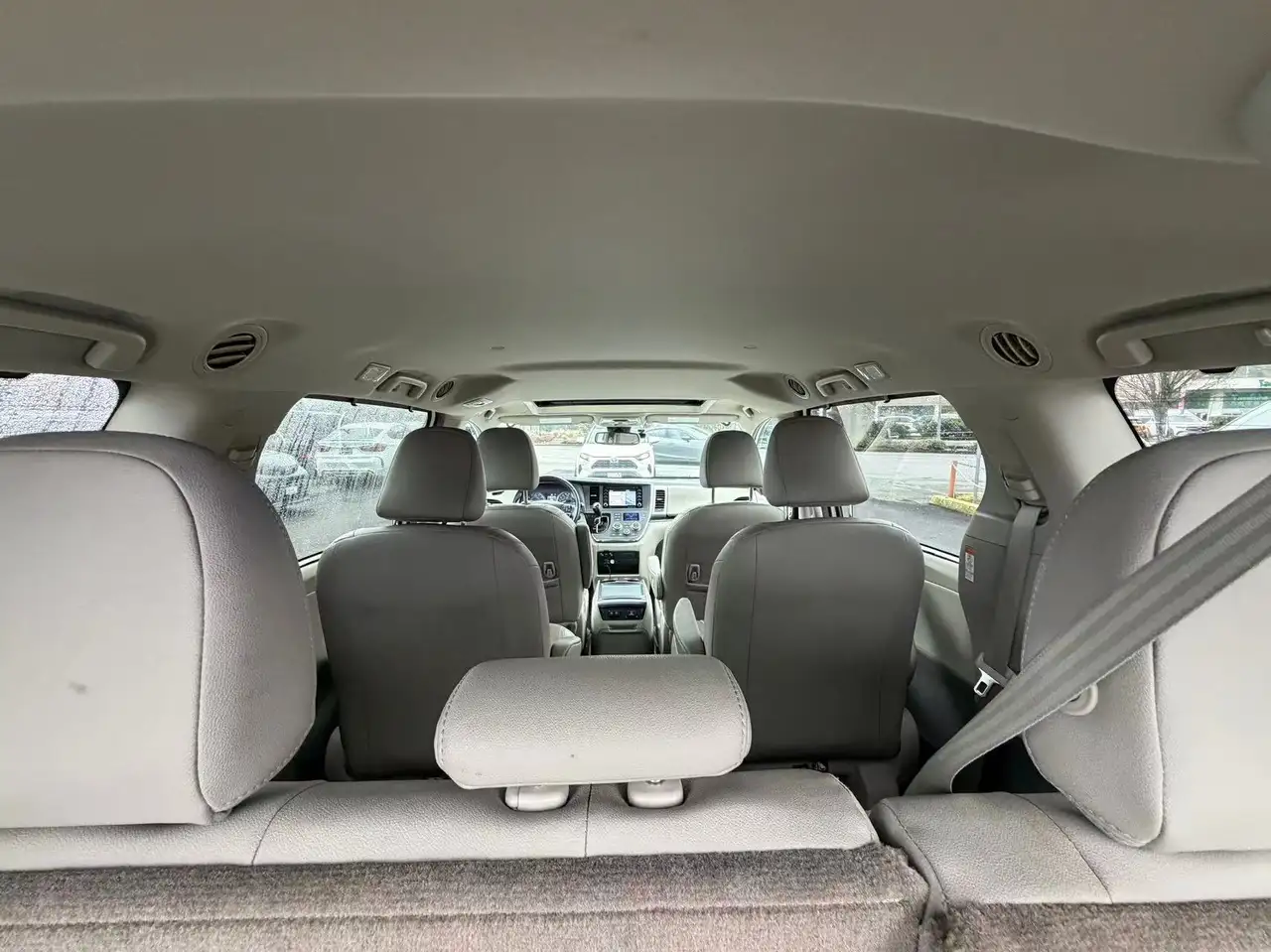 Toyota Sienna снимка Toyota Sienna