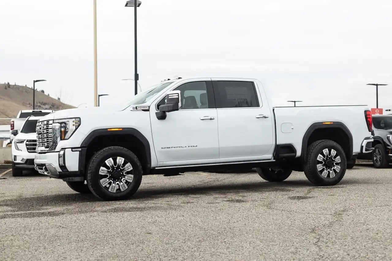 GMC Sierra 3500HD снимка GMC Sierra 3500HD