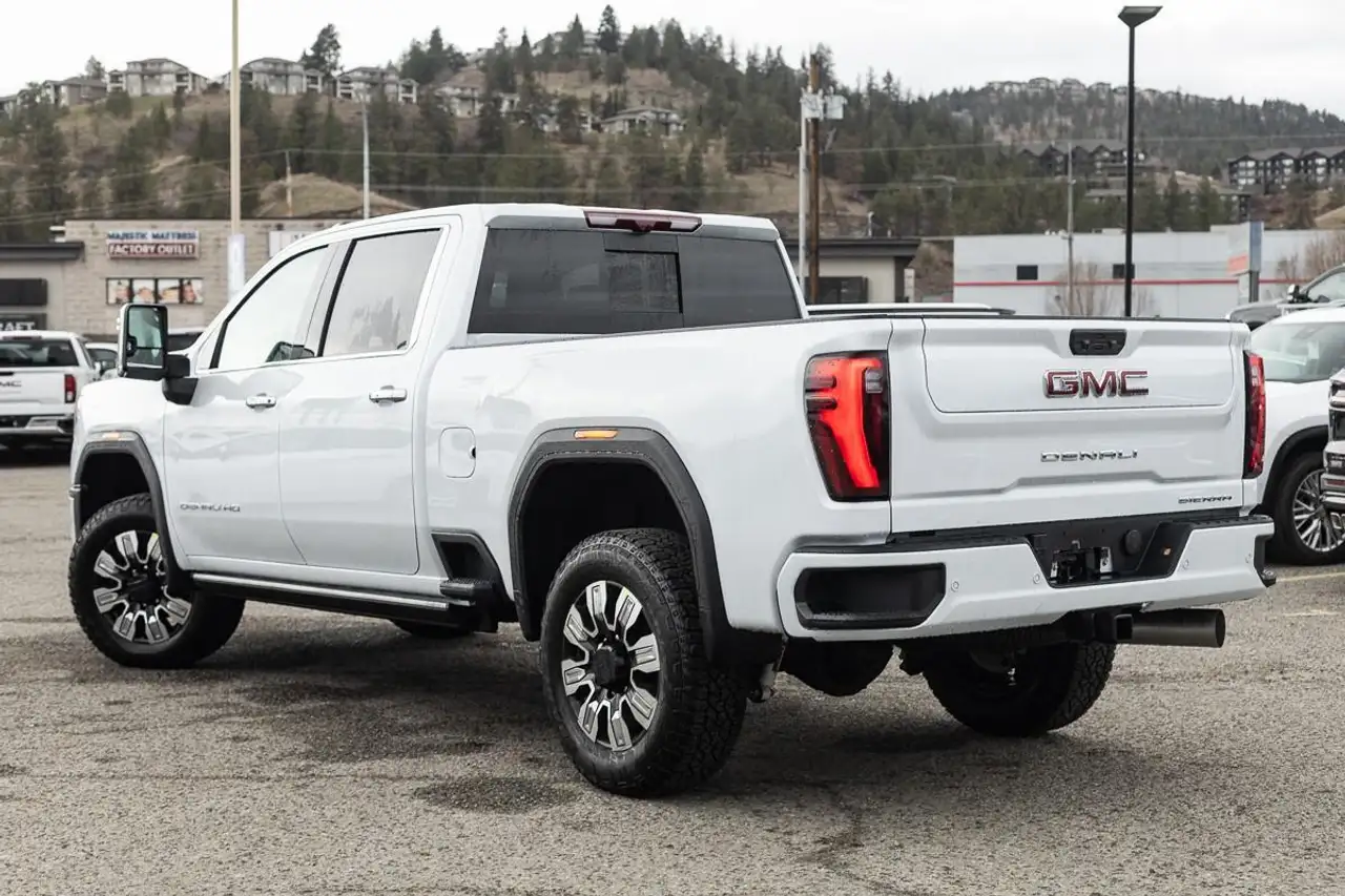 GMC Sierra 3500HD снимка GMC Sierra 3500HD