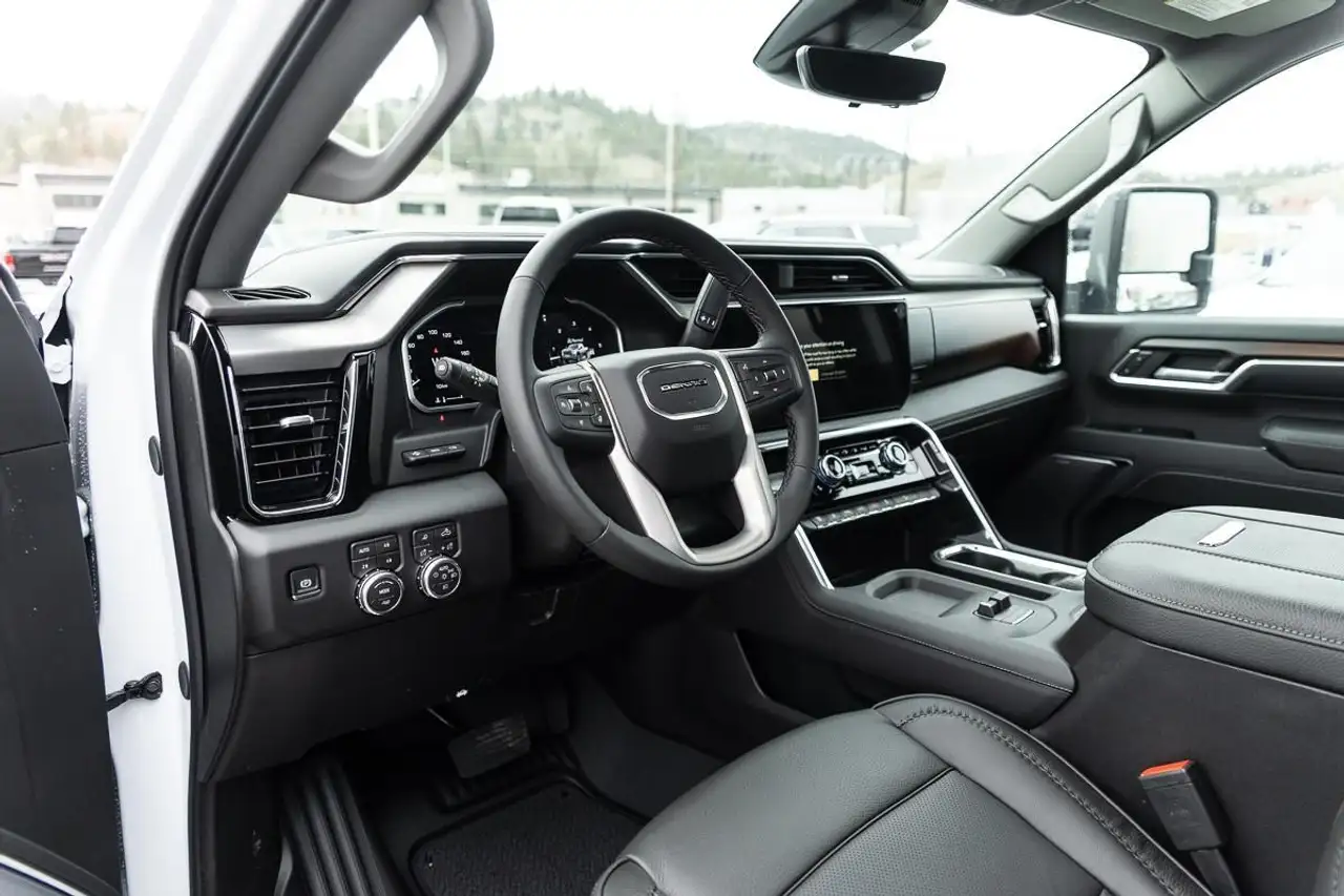 GMC Sierra 3500HD снимка GMC Sierra 3500HD