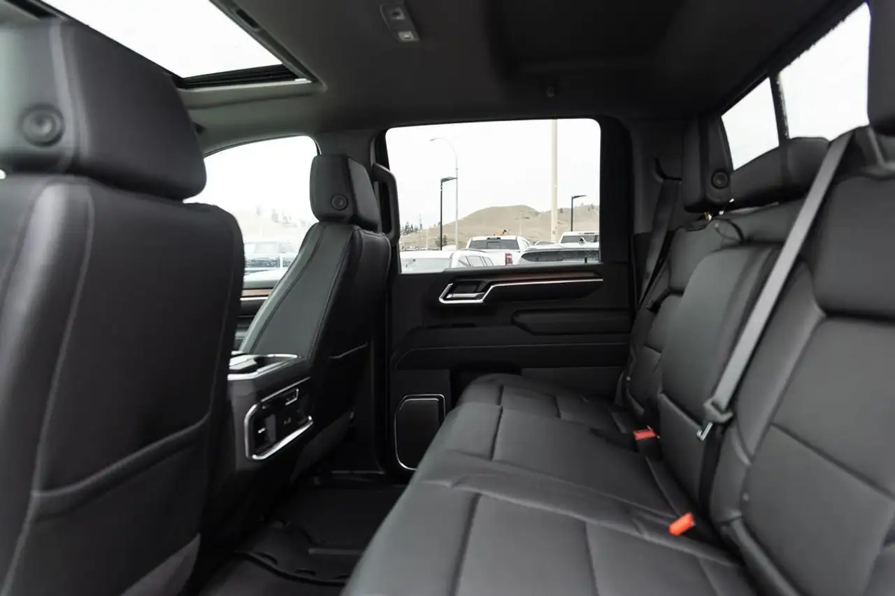 GMC Sierra 3500HD снимка GMC Sierra 3500HD