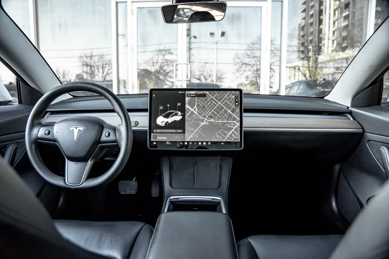 Tesla Model 3 снимка Tesla Model 3