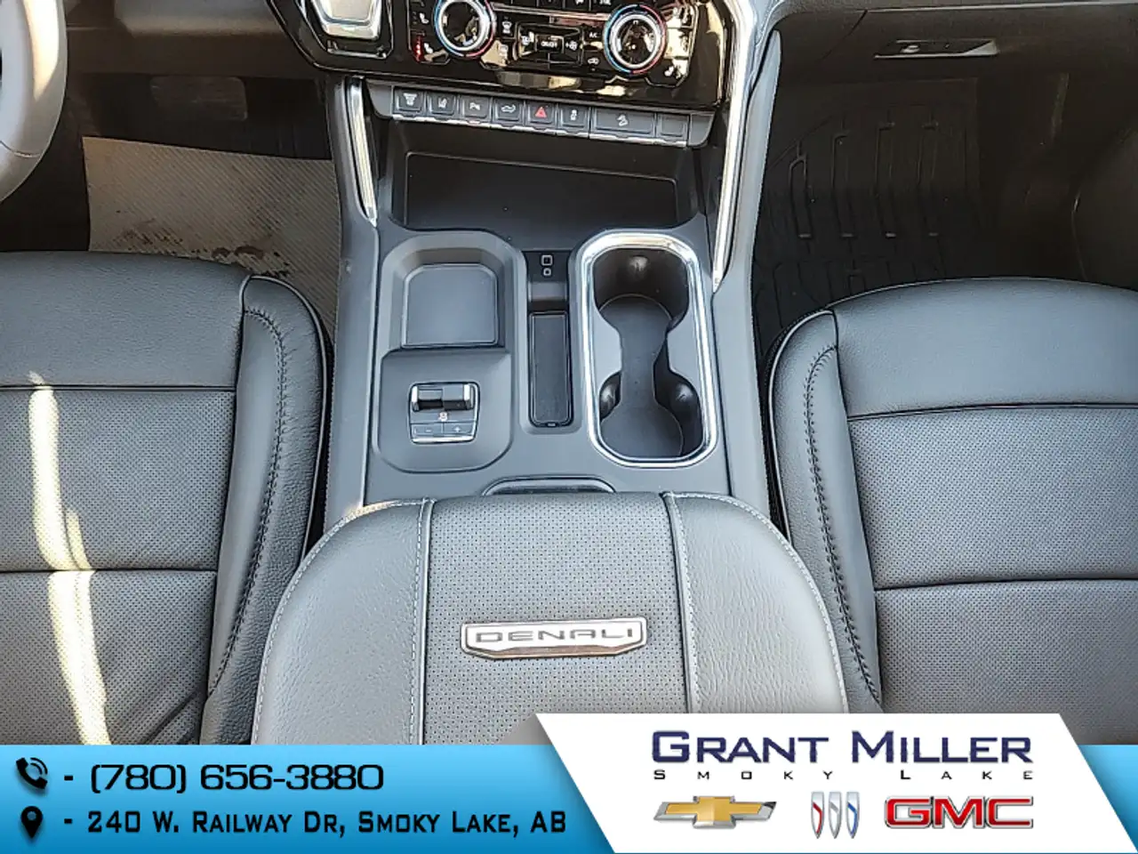 GMC Sierra 3500HD снимка GMC Sierra 3500HD