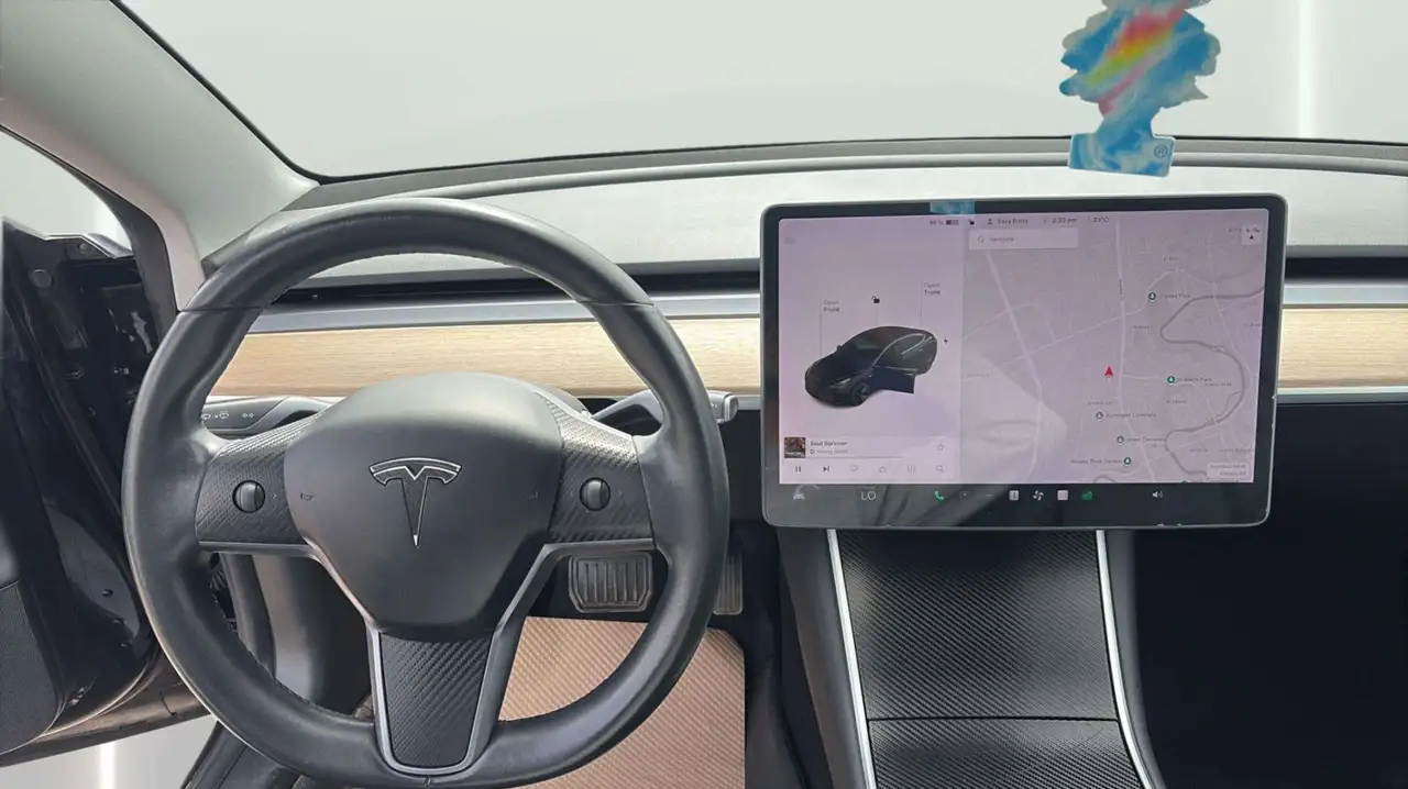 Tesla Model 3 photo Tesla Model 3
