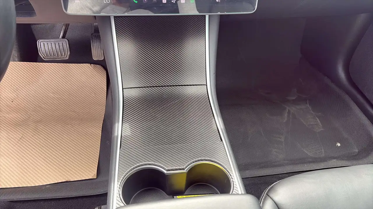 Tesla Model 3 photo Tesla Model 3