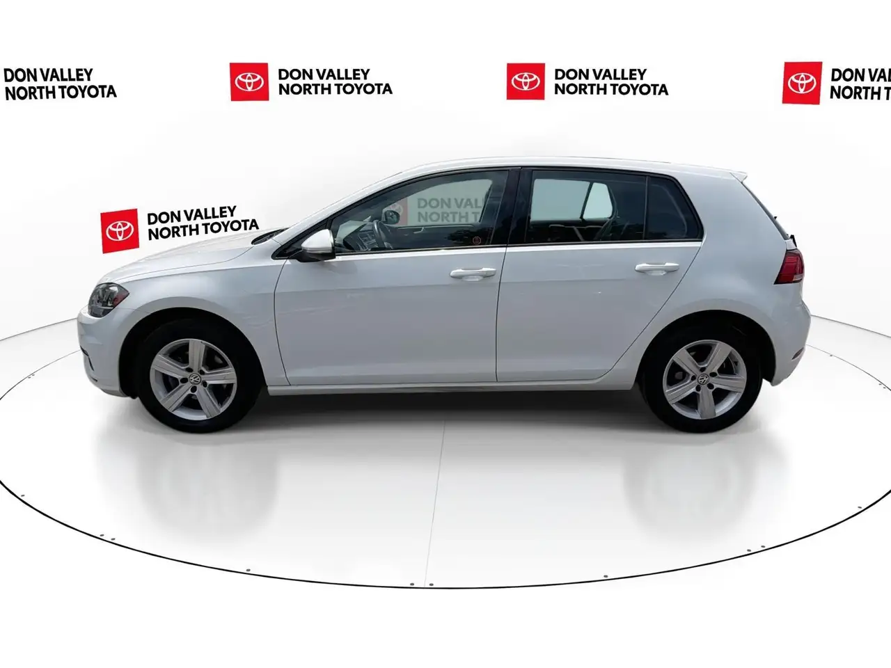 Volkswagen Golf photo Volkswagen Golf