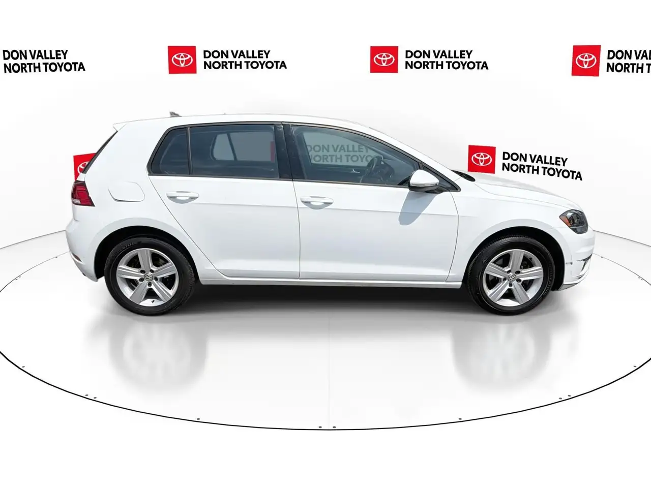 Volkswagen Golf photo Volkswagen Golf