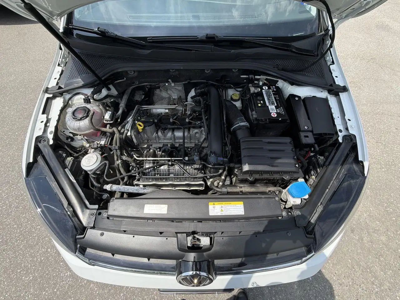Volkswagen Golf photo Volkswagen Golf