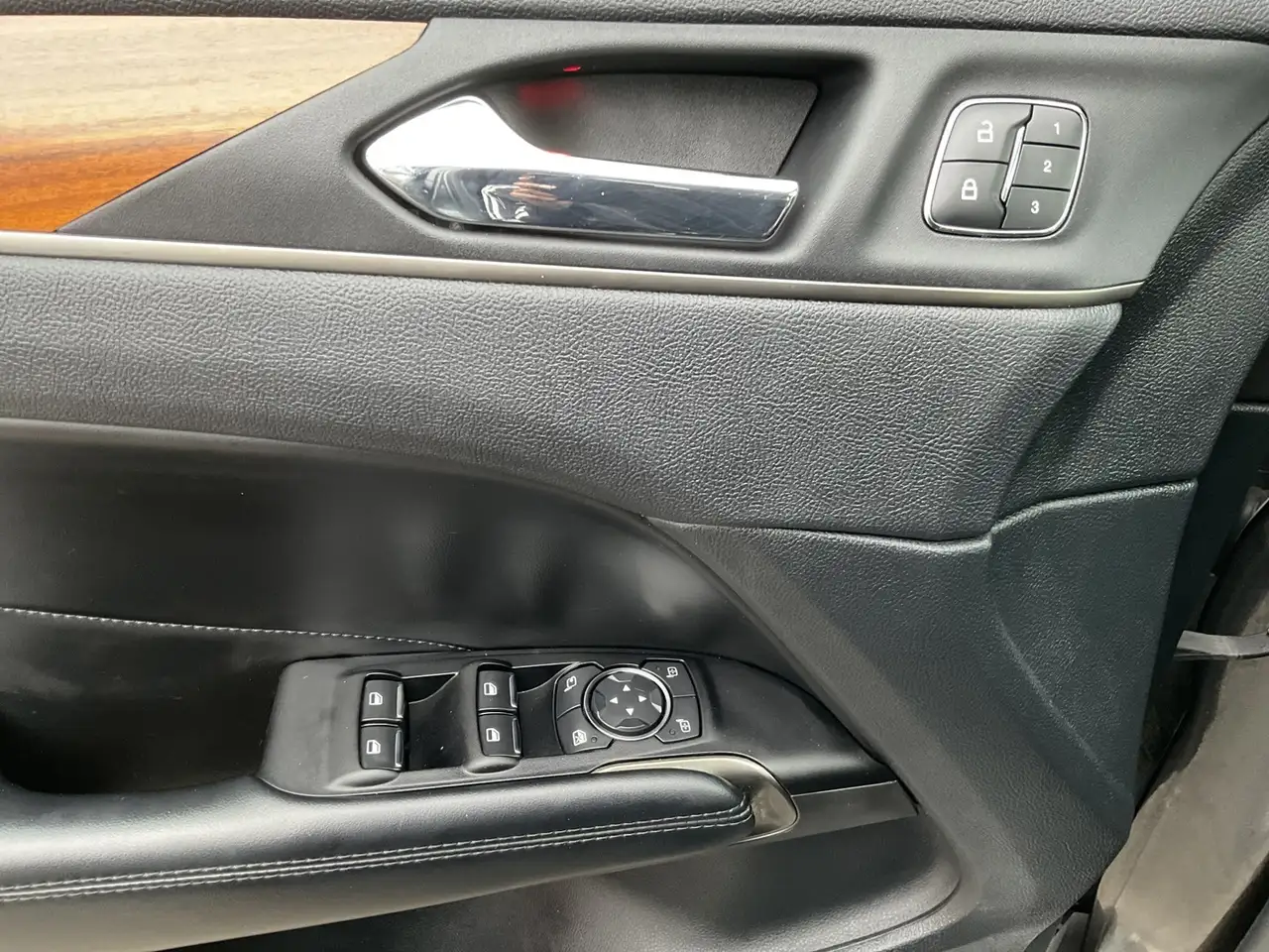 Lincoln MKC снимка Lincoln MKC