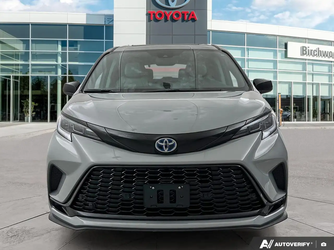 Toyota Sienna снимка Toyota Sienna