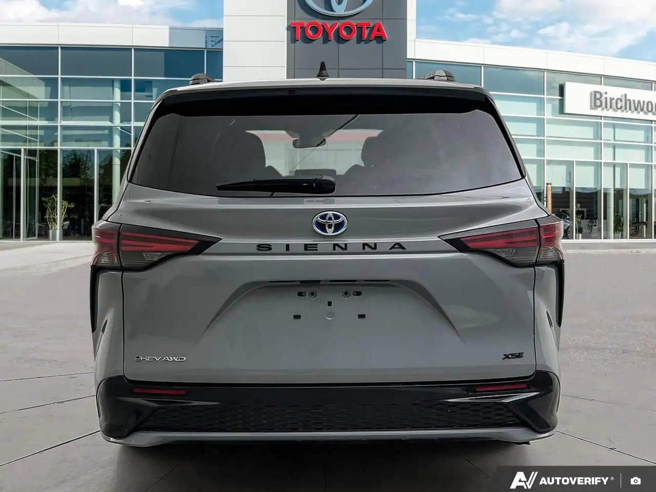 Toyota Sienna снимка Toyota Sienna