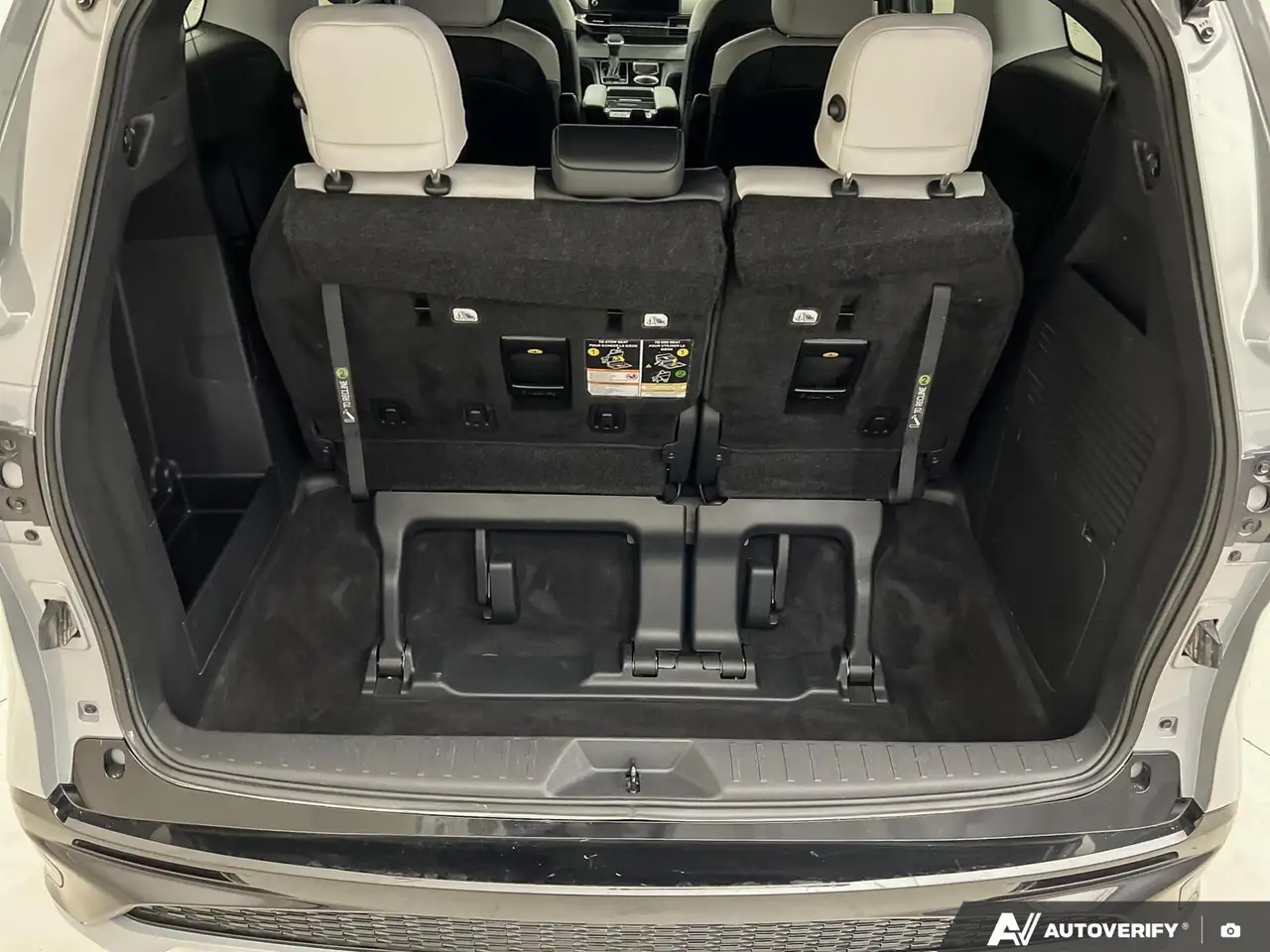 Toyota Sienna снимка Toyota Sienna