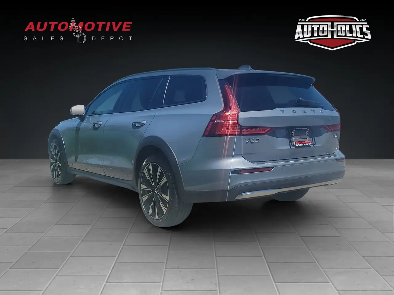 Volvo V60 Cross Country снимка Volvo V60 Cross Country