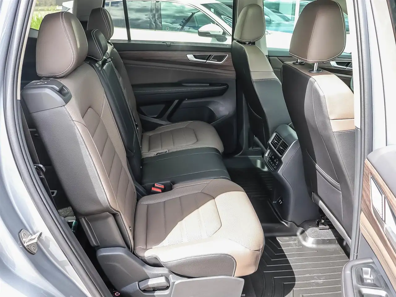 Volkswagen Atlas снимка Volkswagen Atlas