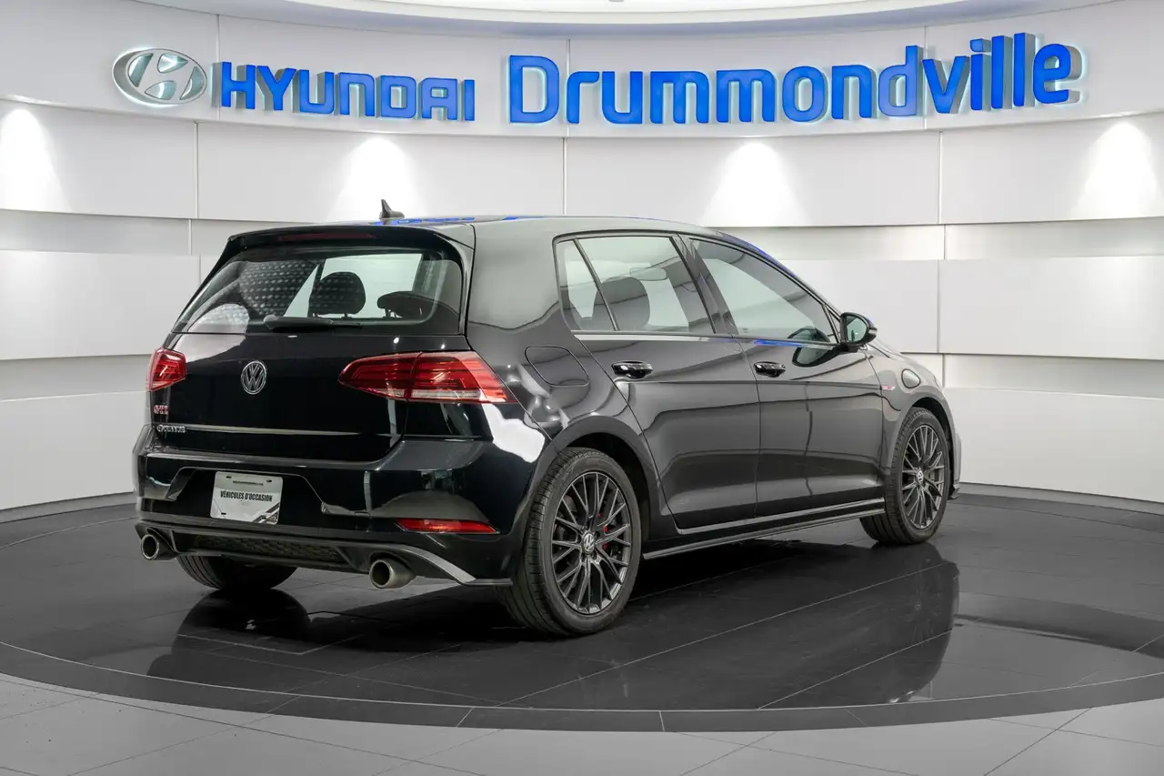 Volkswagen Golf GTI снимка Volkswagen Golf GTI