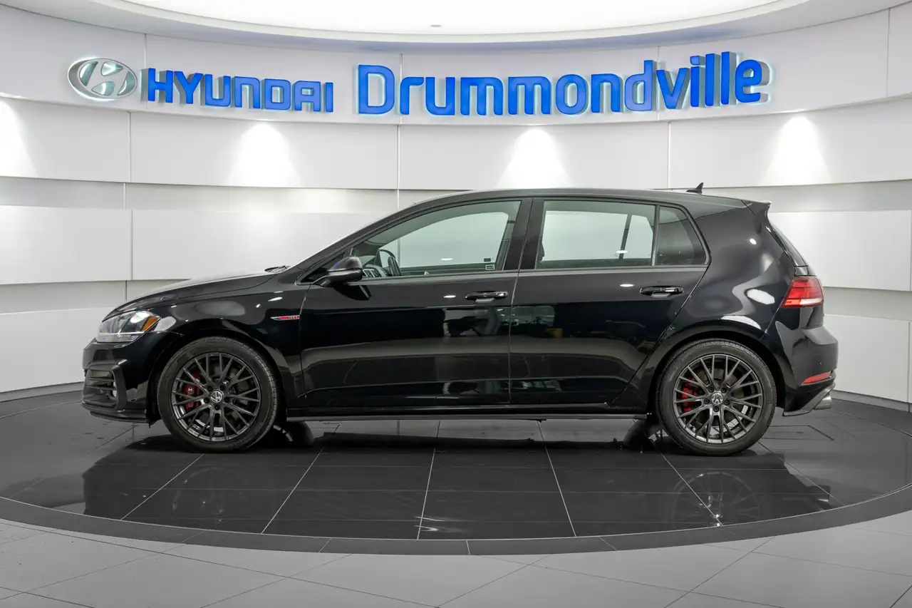 Volkswagen Golf GTI снимка Volkswagen Golf GTI