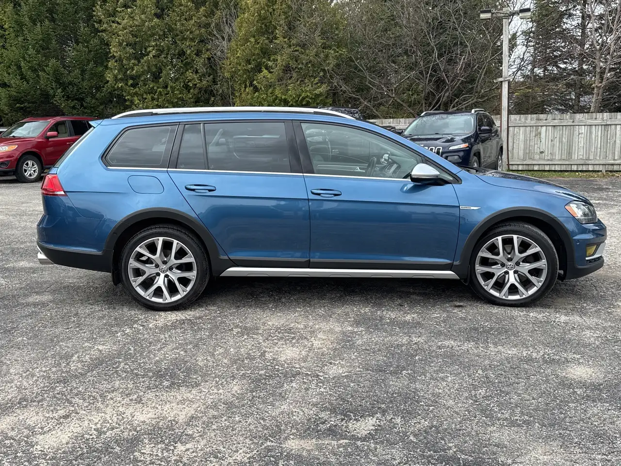 Volkswagen Golf photo Volkswagen Golf