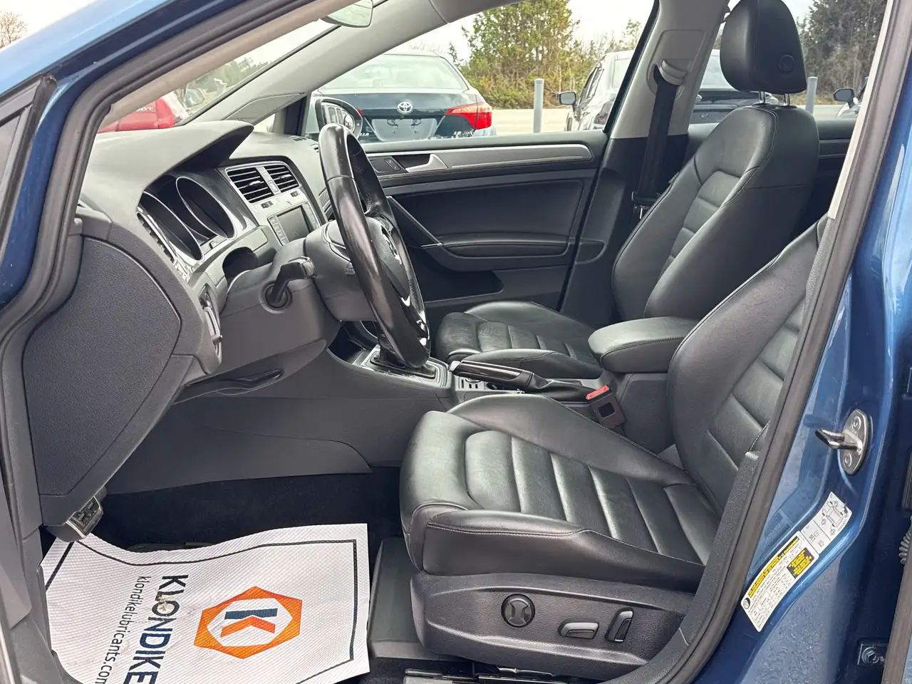 Volkswagen Golf photo Volkswagen Golf