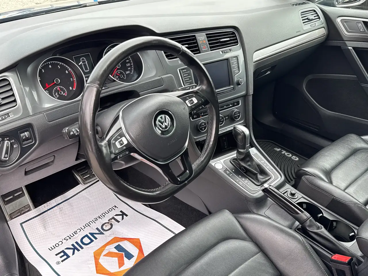 Volkswagen Golf photo Volkswagen Golf