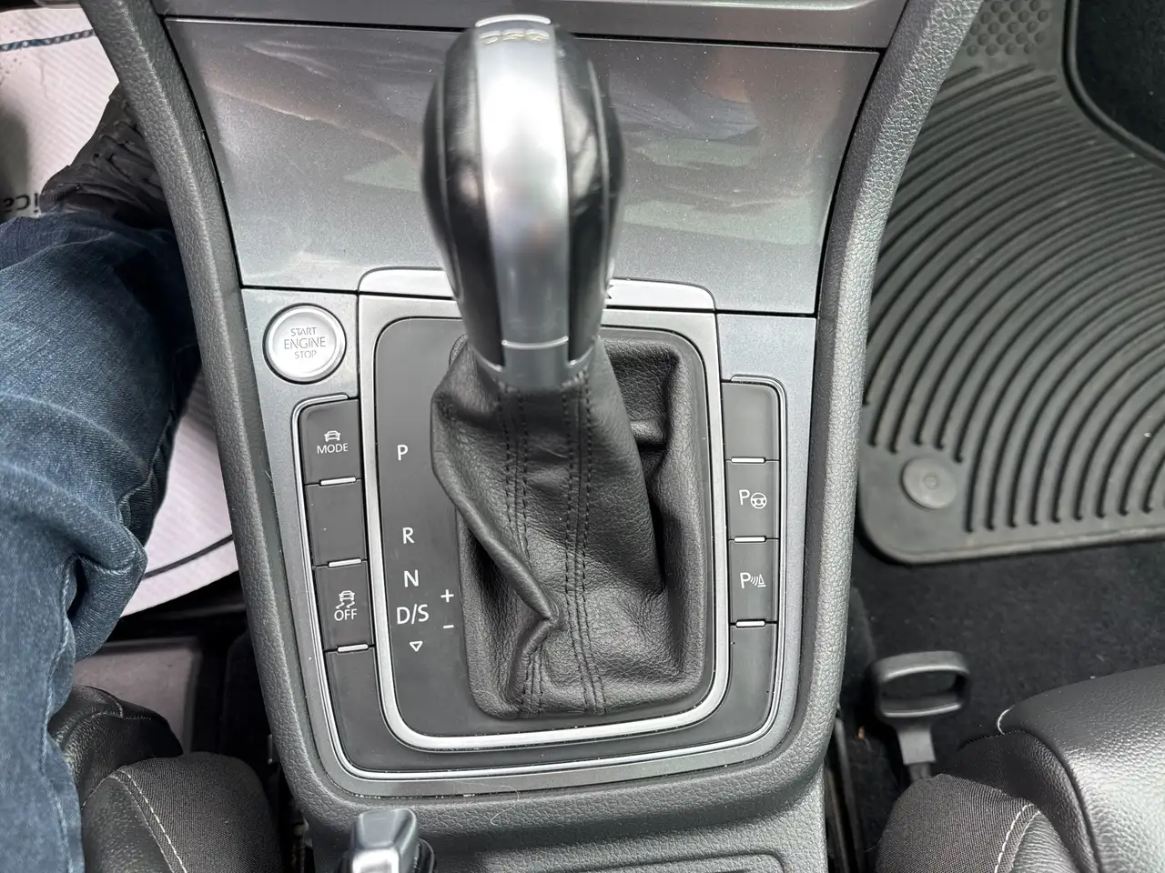 Volkswagen Golf photo Volkswagen Golf