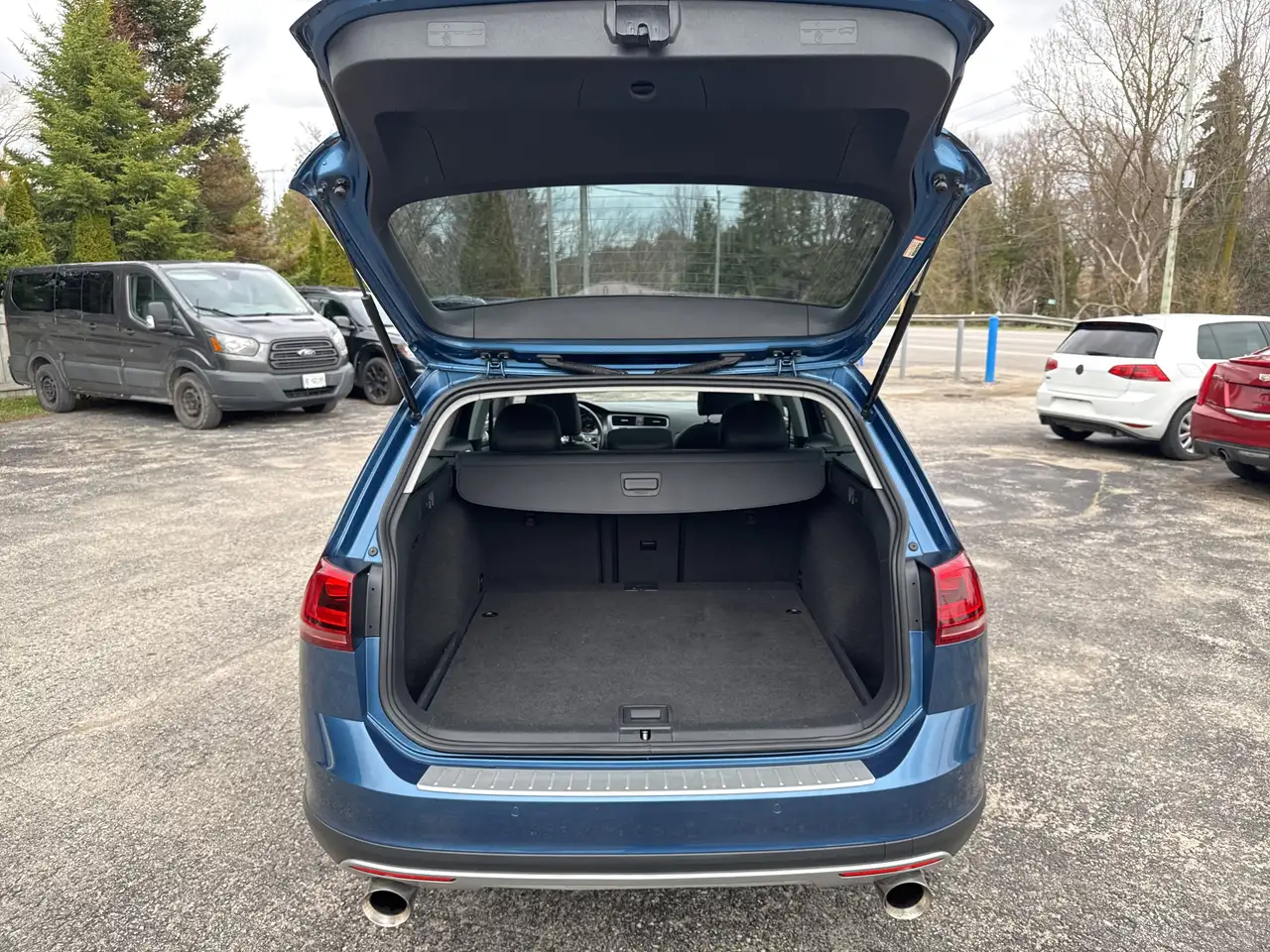 Volkswagen Golf photo Volkswagen Golf