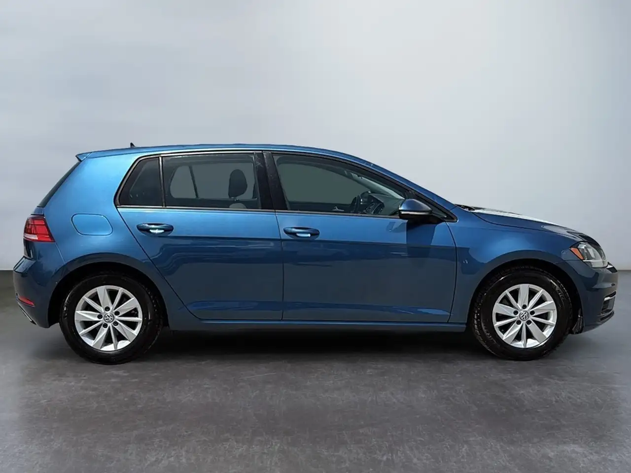 Volkswagen Golf снимка Volkswagen Golf