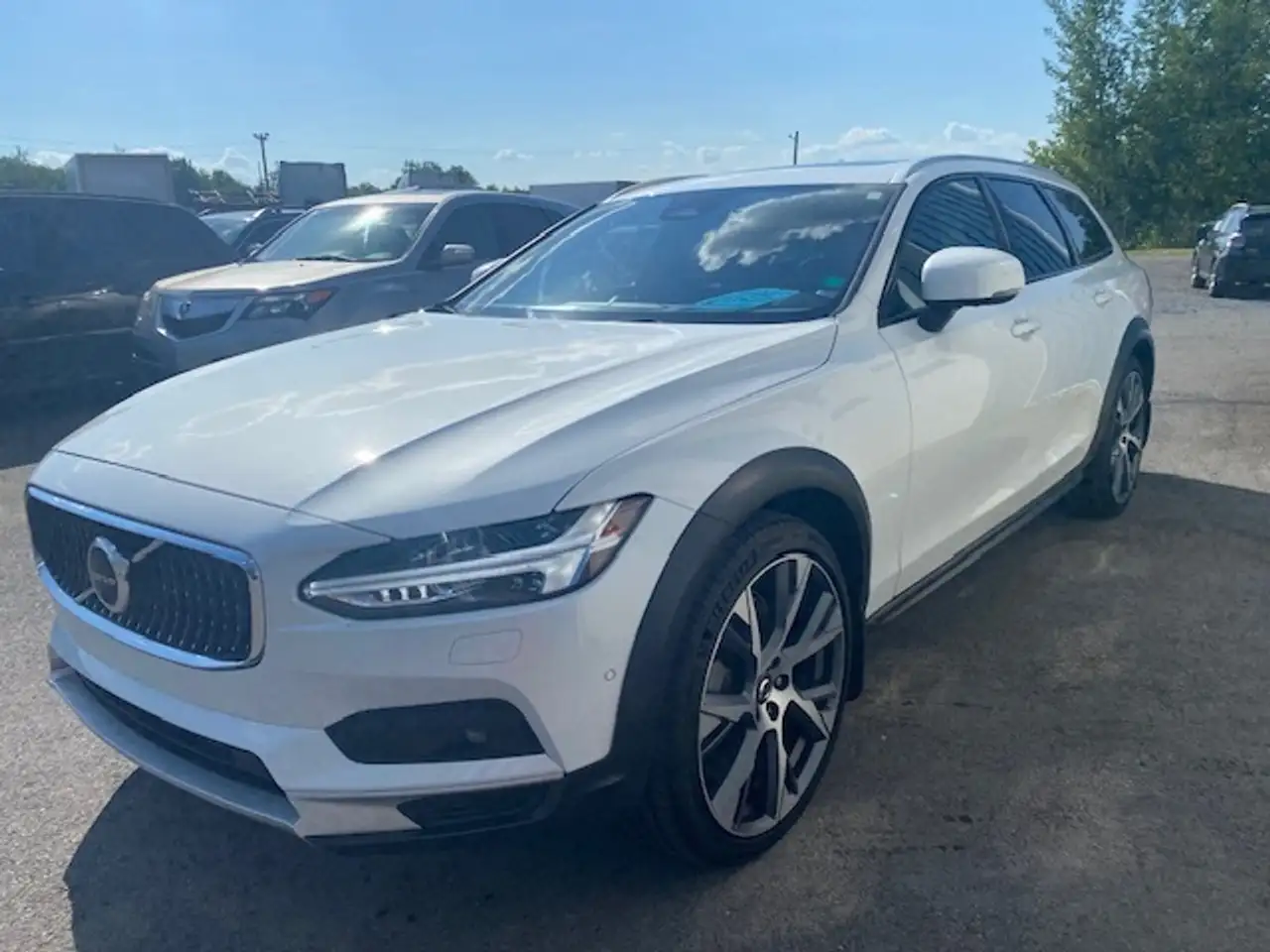 Volvo V90 Cross Country снимка Volvo V90 Cross Country