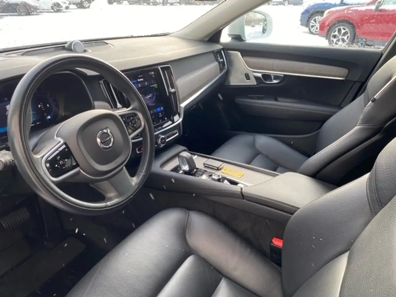 Volvo V90 Cross Country снимка Volvo V90 Cross Country