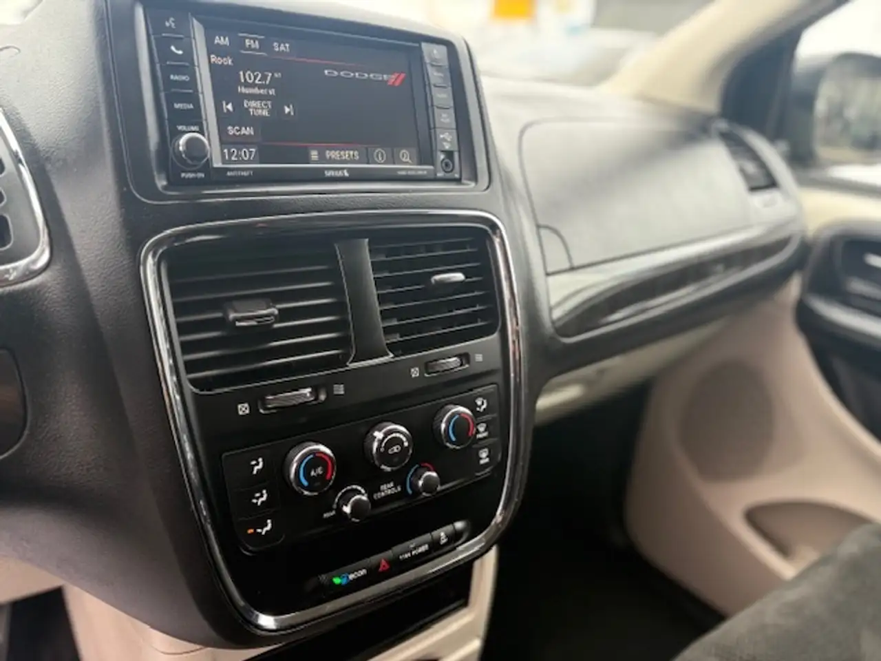Dodge Grand Caravan fotografie Dodge Grand Caravan