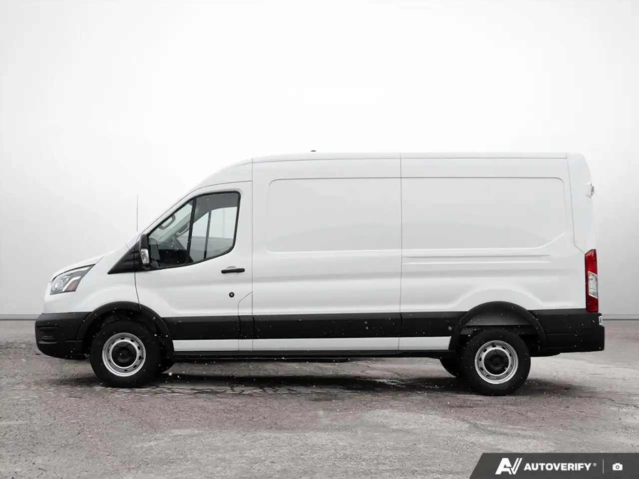 Ford Transit Cargo Van снимка Ford Transit Cargo Van