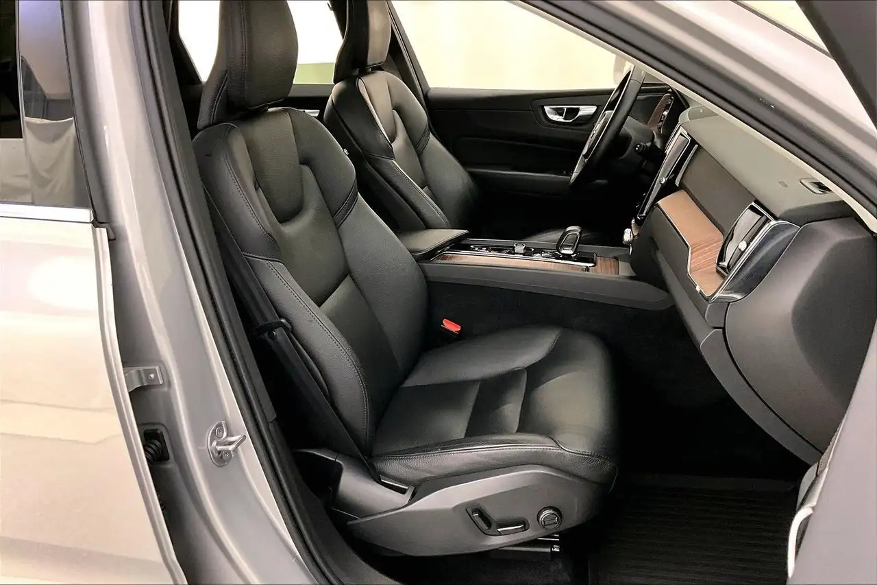 Volvo XC60 снимка Volvo XC60