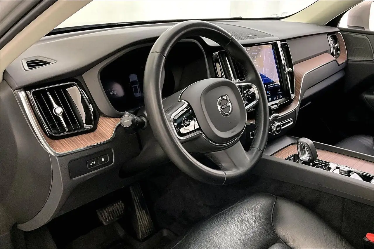 Volvo XC60 снимка Volvo XC60