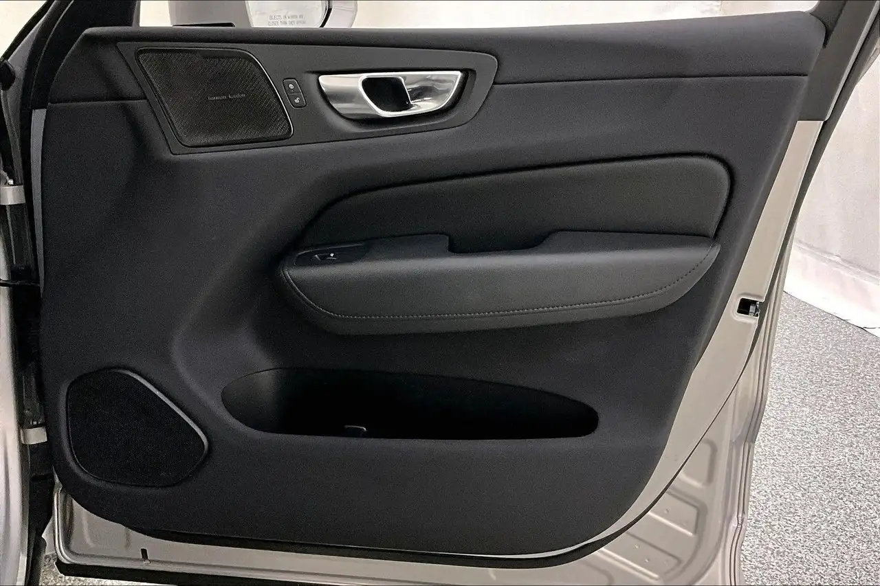 Volvo XC60 снимка Volvo XC60