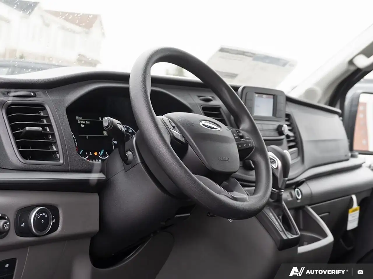 Ford Transit Cargo Van снимка Ford Transit Cargo Van