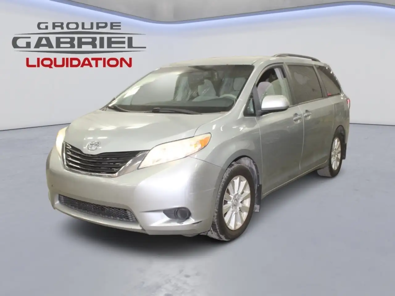 Toyota Sienna снимка Toyota Sienna