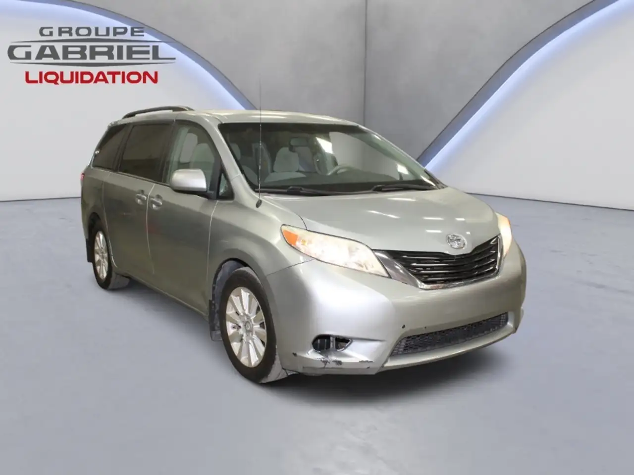 Toyota Sienna снимка Toyota Sienna