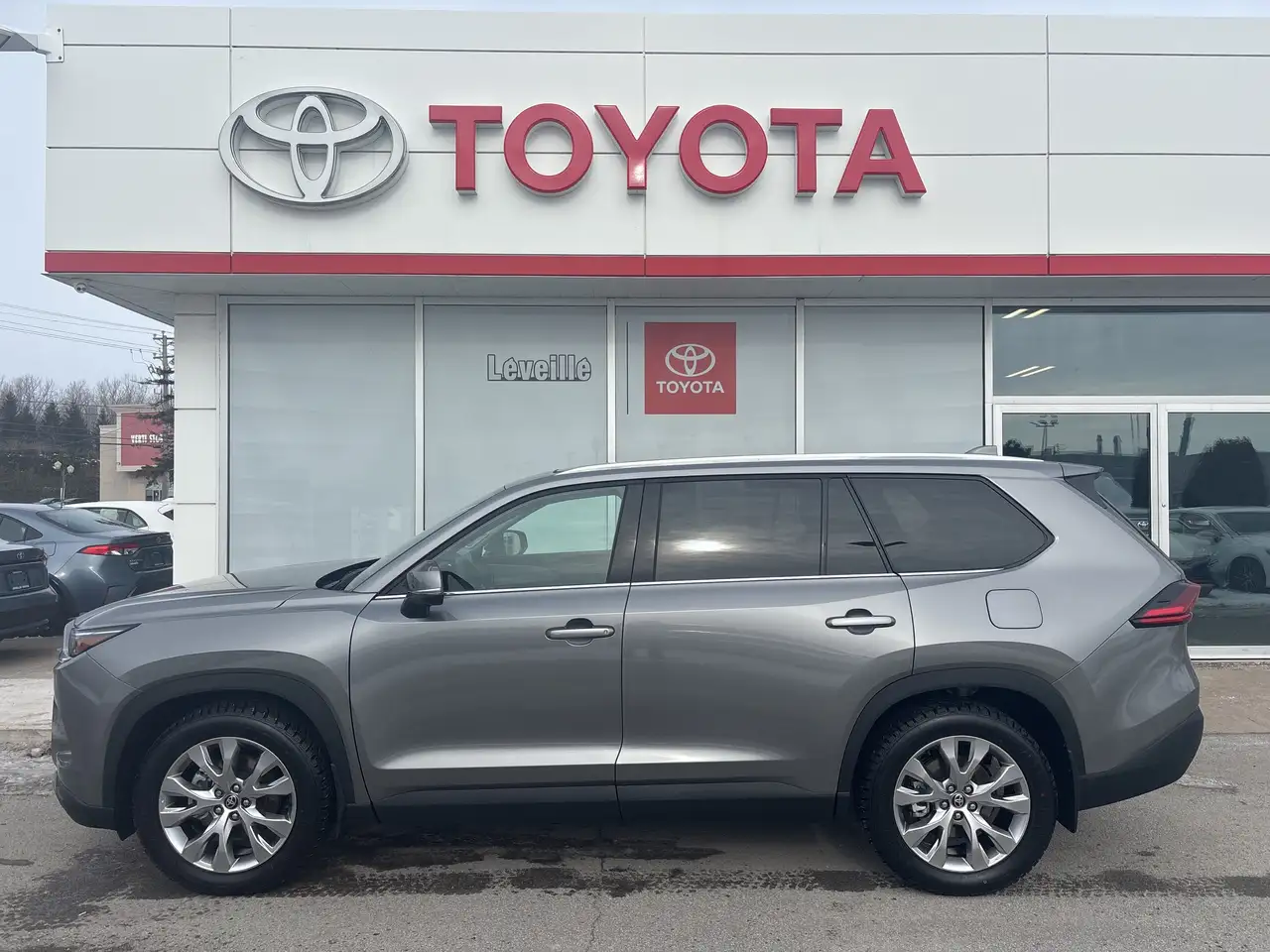 Toyota Grand Highlander снимка Toyota Grand Highlander