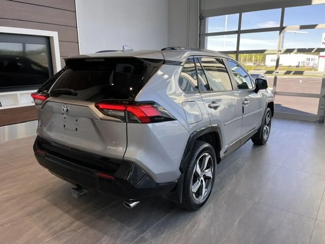 Toyota RAV 4 Prime снимка Toyota RAV 4 Prime